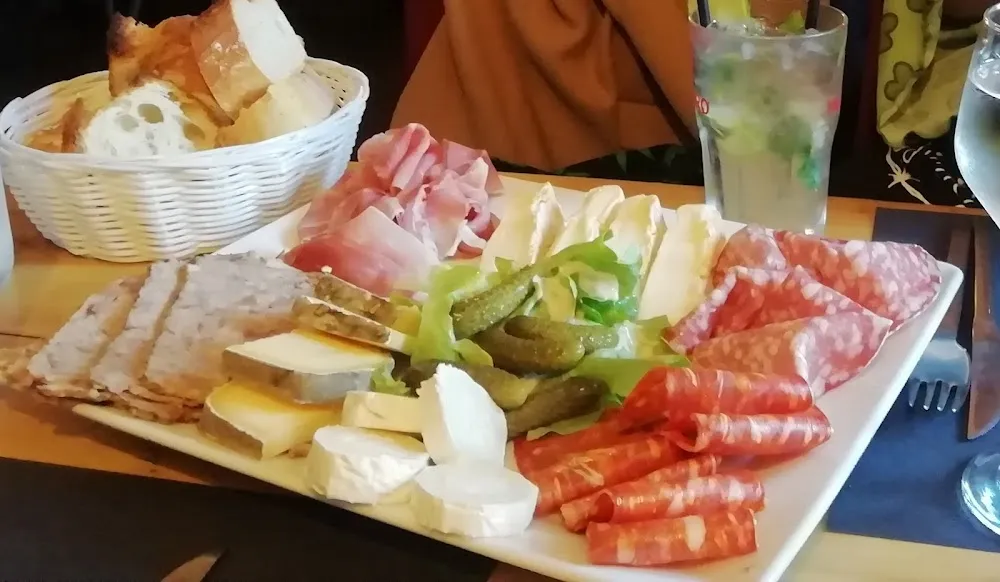 Charcuterie Et Fromage À Partager